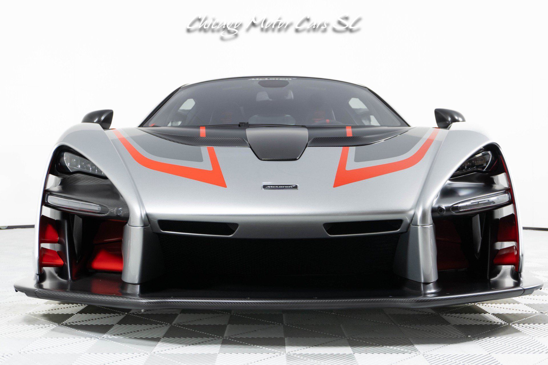 Used 2019 McLaren Senna RWD image 10