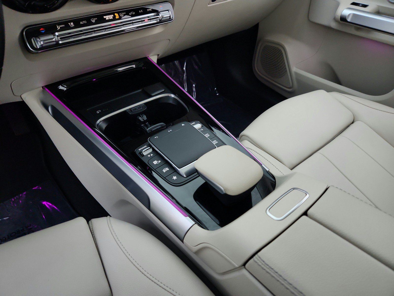 Used 2023 Mercedes-Benz GLB 250 image 22