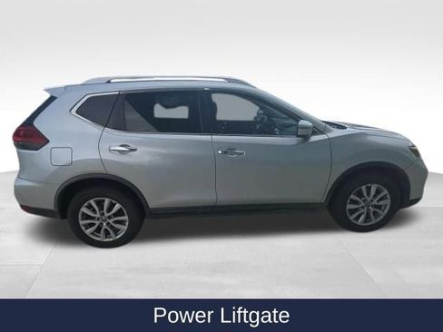 Used 2018 Nissan Rogue SV image 10