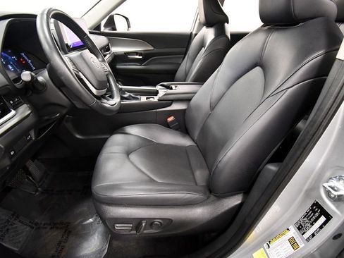 Used 2024 Toyota Grand Highlander XLE image 15