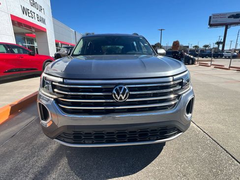 Used 2025 Volkswagen Atlas SE image 10