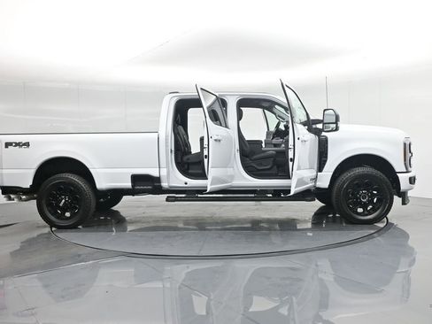 New 2026 Ford F250 Lariat w/ Black Appearance Package image 37