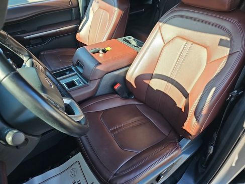 Used 2024 Ford Expedition Limited image 20