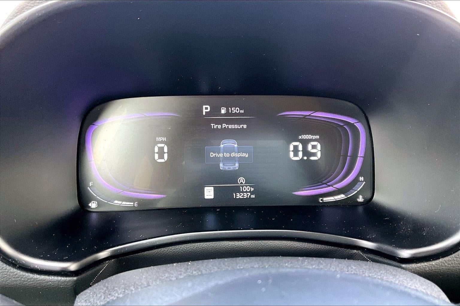 Used 2025 Kia Soul LX w/ LX Technology Package FWD image 13