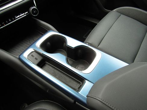 Used 2024 Chevrolet Equinox EV LT image 22