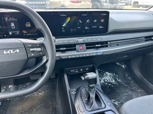 Used 2025 Kia K4 FWD image 16