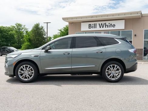 Used 2024 Buick Enclave Essence w/ Experience Buick Package FWD image 3
