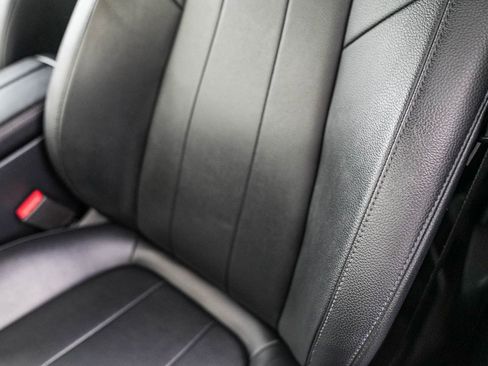 Used 2022 Mercedes-Benz GLB 250 w/ Premium Package Lite image 23