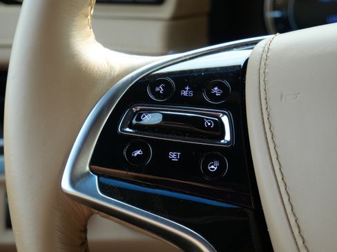 Used 2018 Cadillac Escalade Platinum AWD/4WD image 30