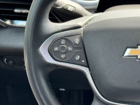 Used 2023 Chevrolet Traverse Premier FWD image 29
