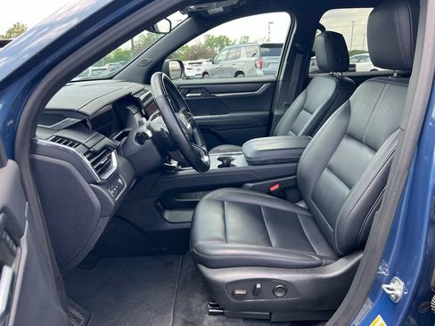 Used 2024 GMC Acadia Elevation w/ Super Cruise Package FWD image 8