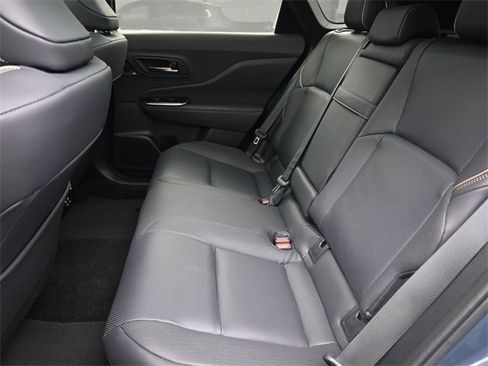 Used 2025 Toyota Crown Signia Limited image 12