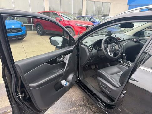 Used 2021 Nissan Rogue Sport SL w/ Premium Package image 6