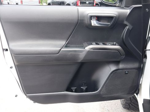 Used 2021 Toyota Tacoma TRD Sport w/ TRD Premium Sport Package AWD/4WD image 27