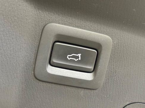 Used 2018 MAZDA CX-9 Touring FWD image 35