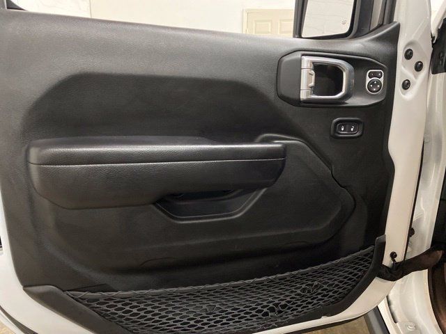 Used 2024 Jeep Wrangler Unlimited AWD/4WD image 30