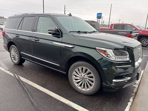 Used 2021 Lincoln Navigator 4WD image 3