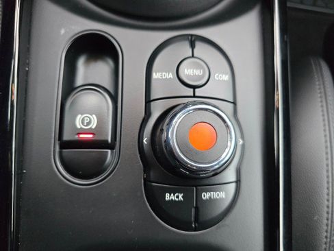 Used 2019 MINI Cooper Clubman S w/ Premium Package image 33