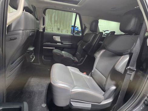 Used 2025 Ford Expedition Active AWD/4WD image 27