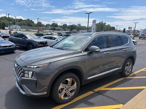 Used 2022 Hyundai Santa Fe SEL w/ Convenience + Premium Package AWD/4WD image 2