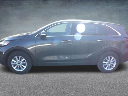 Used 2020 Kia Sorento LX FWD image 13
