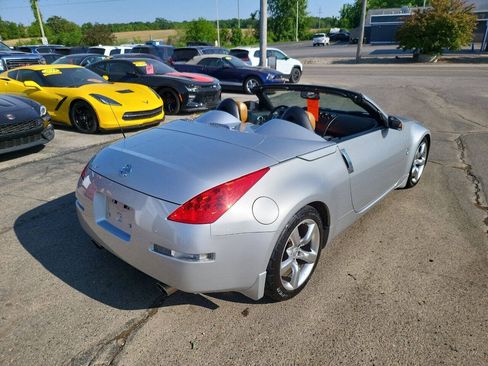 Used 2006 Nissan 350Z Enthusiast w/ (S02) Side Air Bags Pkg RWD image 17