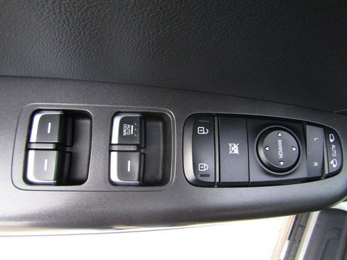 Used 2020 Kia Sportage S image 11