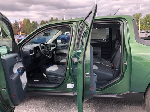 New 2025 Ford Maverick XLT w/ XLT Luxury Package image 10