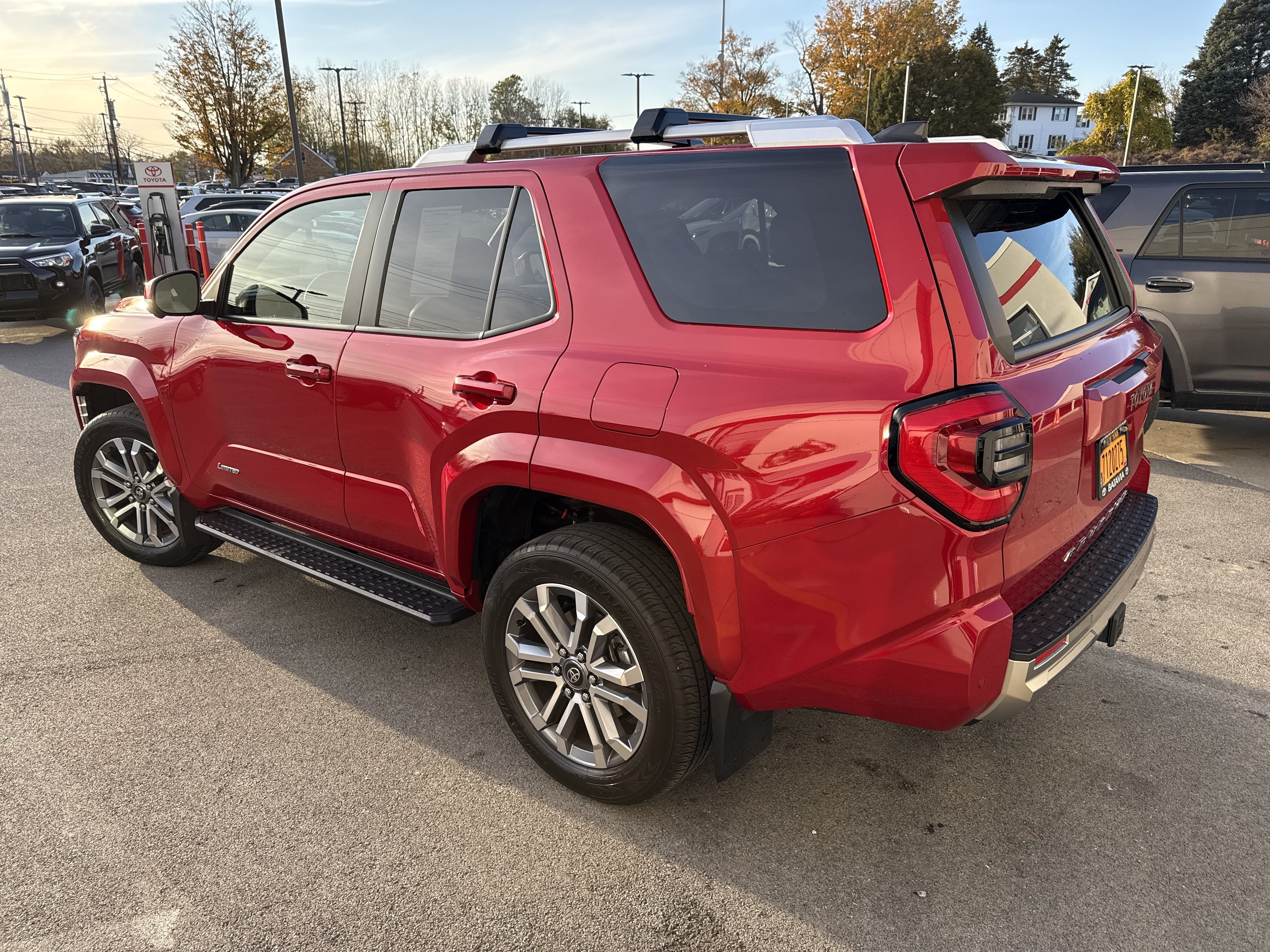 Used 2025 Toyota 4Runner Limited AWD/4WD image 11