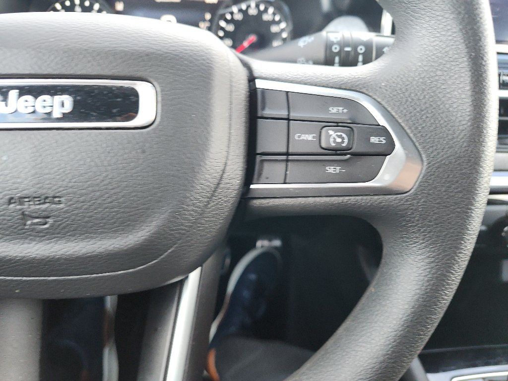 Used 2025 Jeep Compass Sport AWD/4WD image 23