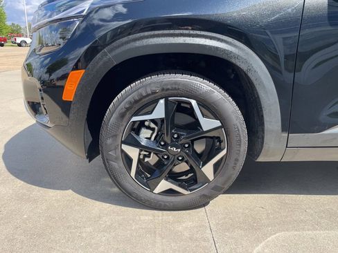 Used 2025 Kia Seltos S AWD/4WD image 15