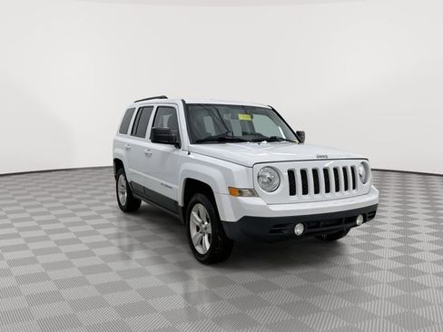 Used 2015 Jeep Patriot Latitude image 2