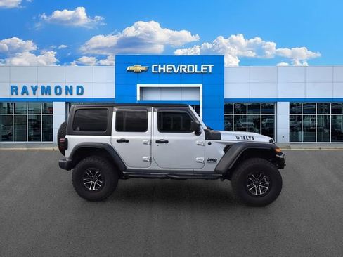Used 2024 Jeep Wrangler Unlimited Sport AWD/4WD image 2