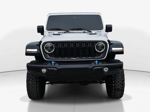 Used 2024 Jeep Wrangler Unlimited image 11
