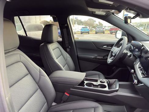 New 2026 Chevrolet Equinox LT w/ Convenience Package II FWD image 9