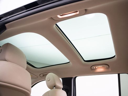 Used 2023 Mercedes-Benz GLB 250 4MATIC image 21