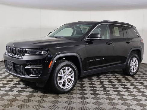 Used 2022 Jeep Grand Cherokee Limited image 11