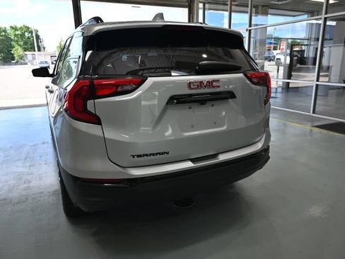 Used 2021 GMC Terrain SLE w/ Driver Convenience Package FWD image 6