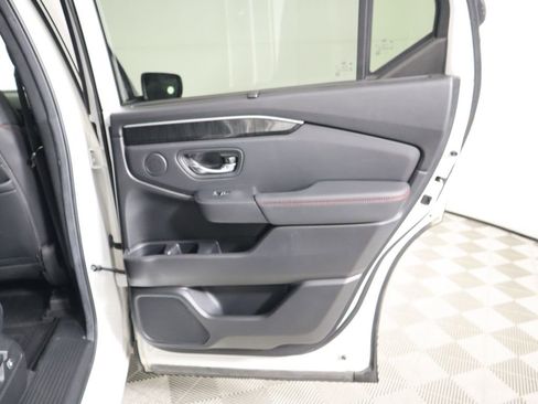 Used 2025 Honda Pilot Black Edition image 27