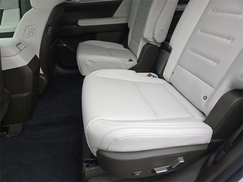 New 2025 Hyundai Santa Fe Calligraphy image 9