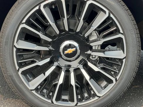 New 2026 Chevrolet Tahoe High Country AWD/4WD image 7