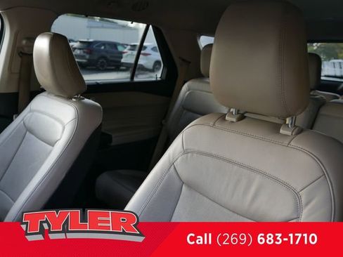 Used 2020 Ford Explorer Limited image 39