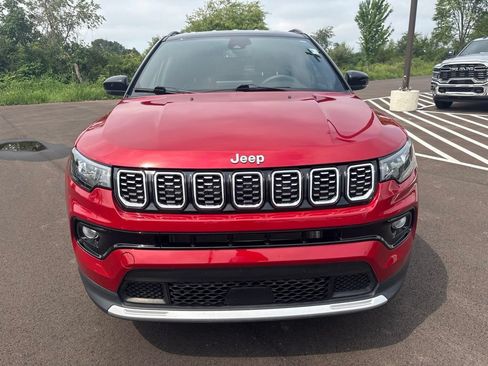 Used 2025 Jeep Compass Limited AWD/4WD image 9
