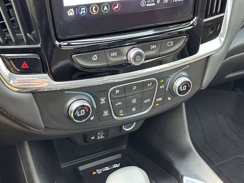 Certified 2023 Chevrolet Traverse RS w/ LPO, Floor Liner Package AWD/4WD image 32