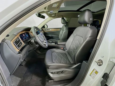 Used 2024 Volkswagen Atlas SE image 20