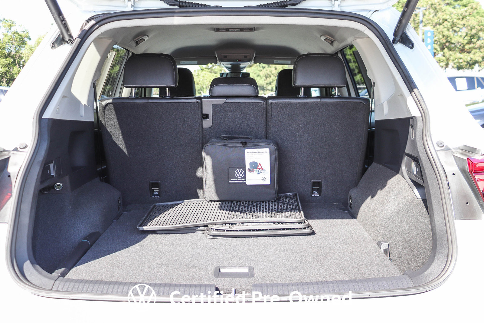 Used 2024 Volkswagen Tiguan SE AWD/4WD image 27