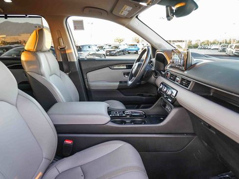 Certified 2025 Honda Pilot EX-L image 15