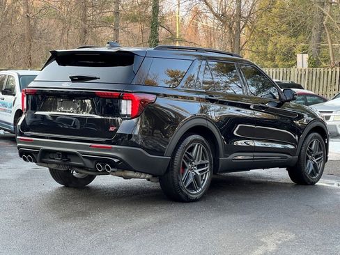 Used 2025 Ford Explorer ST w/ Sun And Sound Package image 5