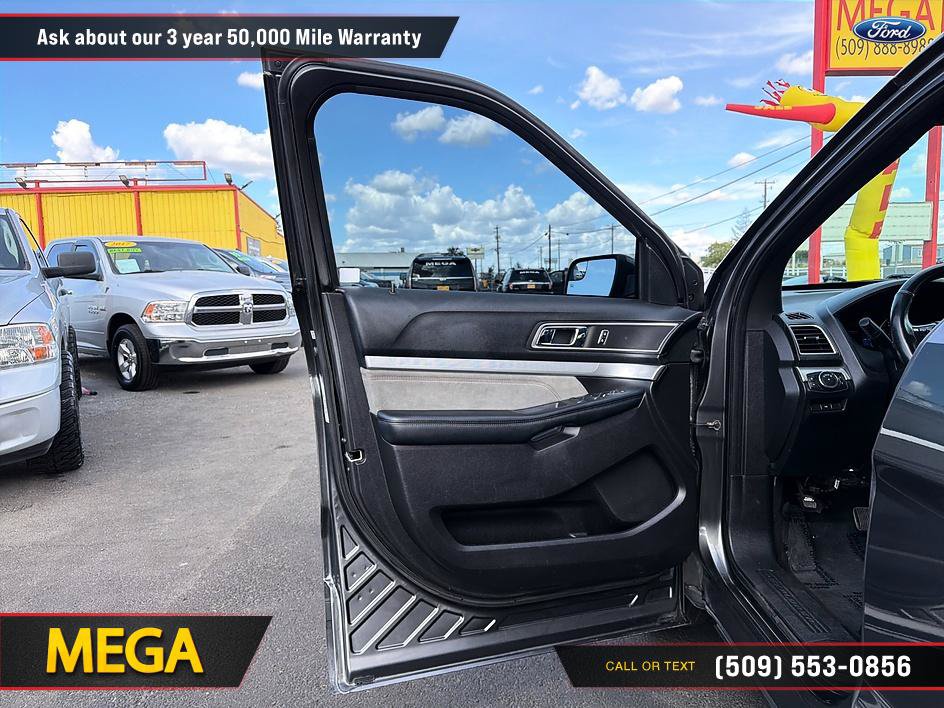 Used 2017 Ford Explorer XLT w/ XLT Appearance Package AWD/4WD image 23