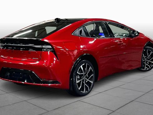 Used 2025 Toyota Prius Plug-In Hybrid image 13